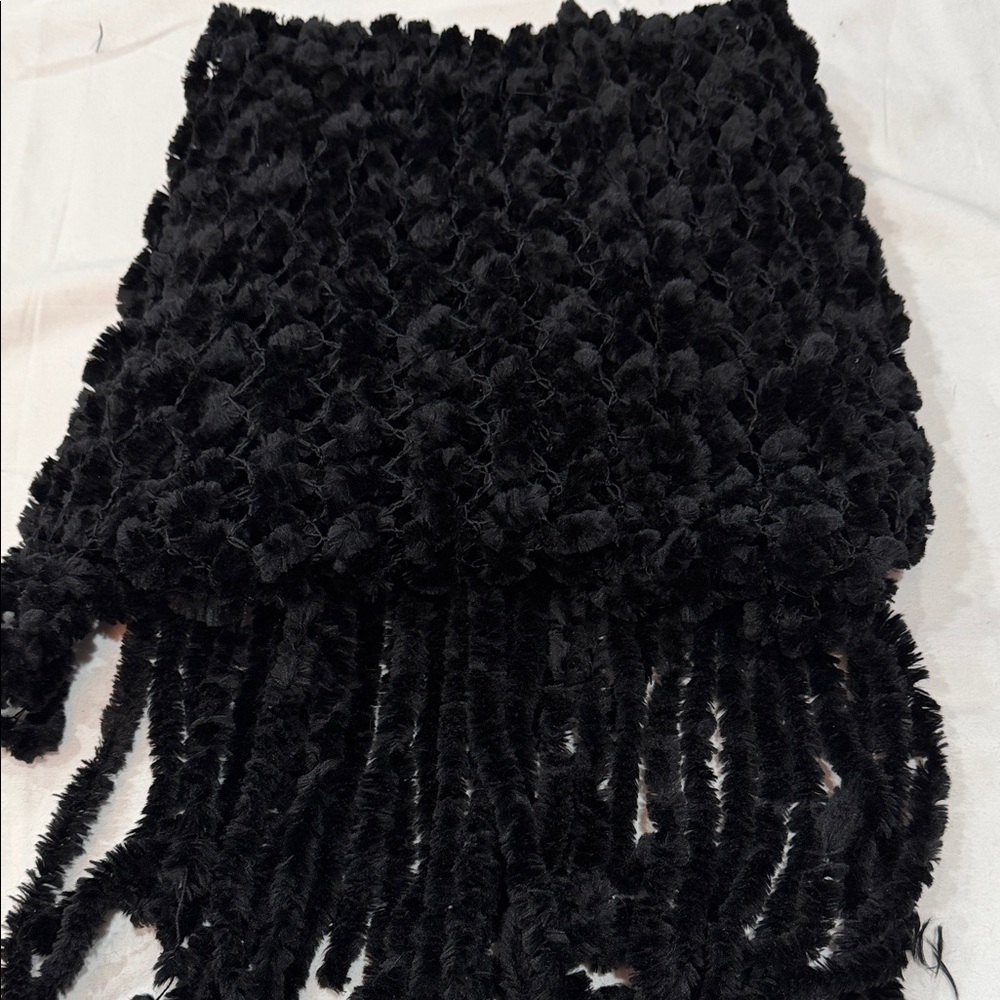 Guess Black Textured Scarf